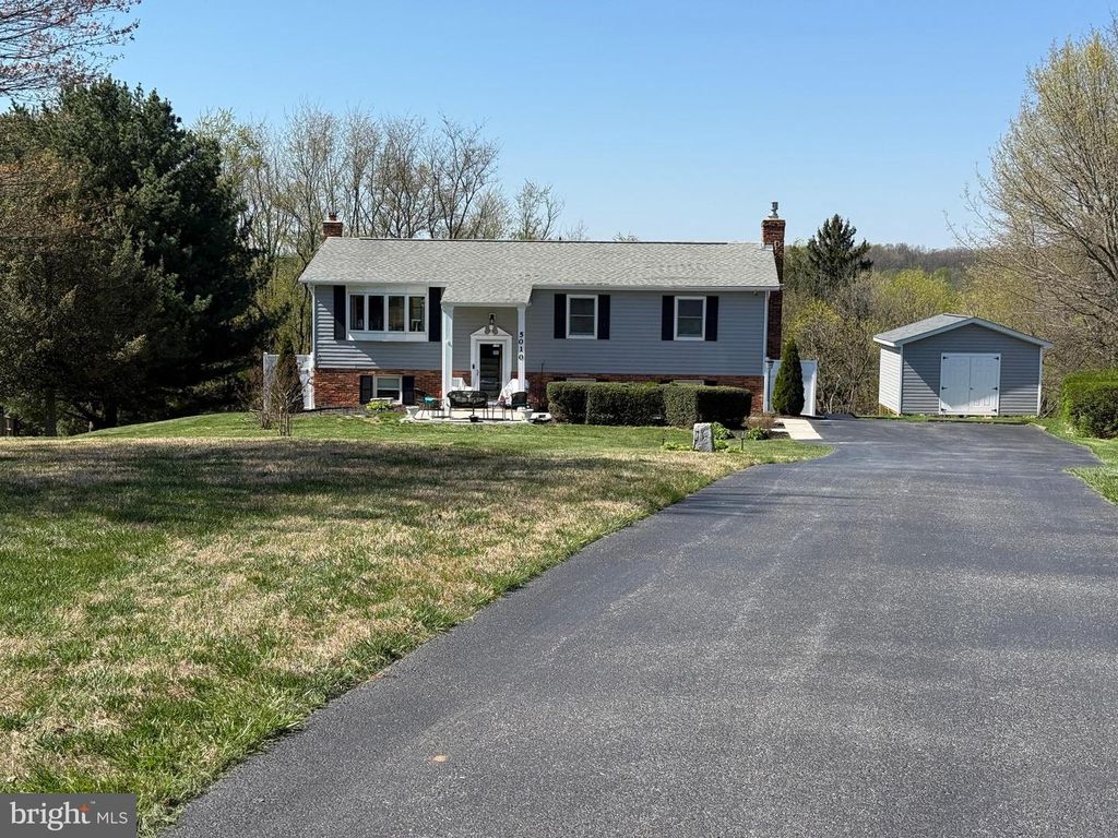 Image 5 of property listing at 5010 LEE HILL CIR, Monrovia, MD 21770