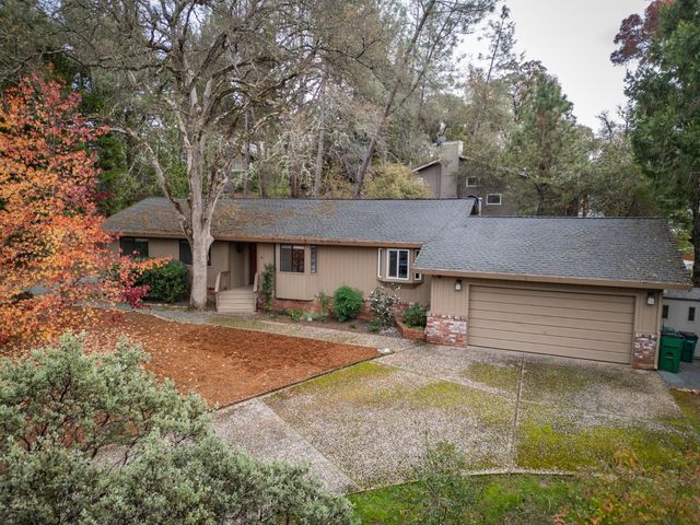 23753 Maple Ct, Auburn, CA 95602