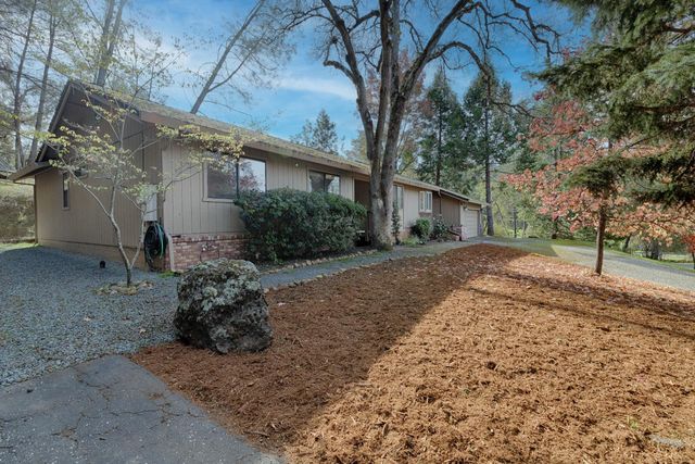 23753 Maple Ct, Auburn, CA 95602
