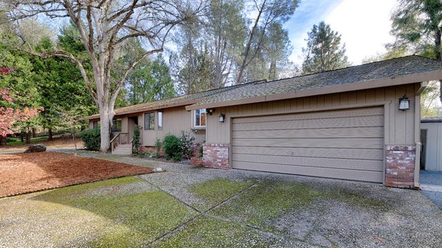 23753 Maple Ct, Auburn, CA 95602