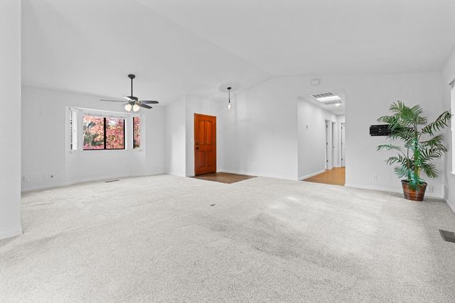 23753 Maple Ct, Auburn, CA 95602