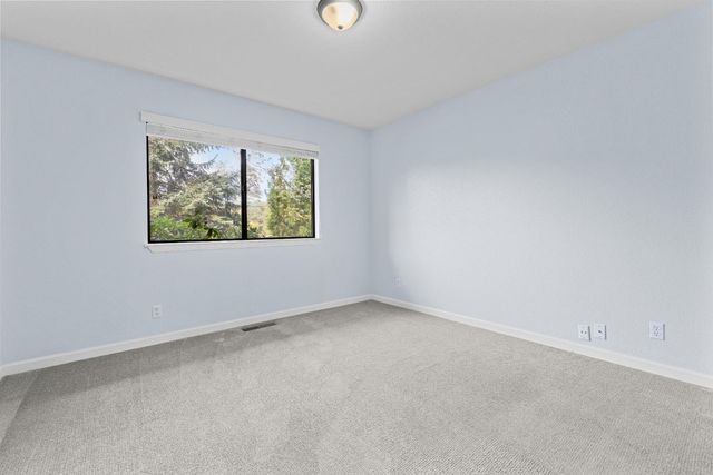 23753 Maple Ct, Auburn, CA 95602