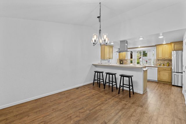 23753 Maple Ct, Auburn, CA 95602