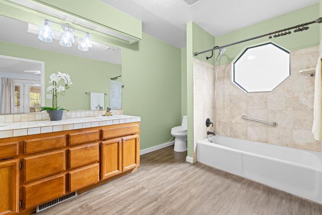 23753 Maple Ct, Auburn, CA 95602