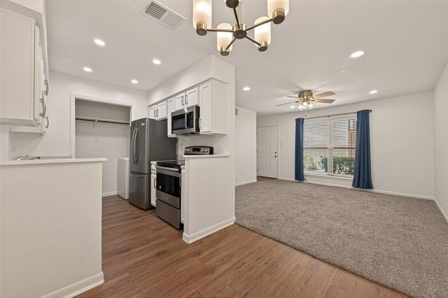 8801 Hammerly Boulevard 1605, Houston, TX 77080