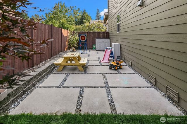 33306 NE 42nd Street, Carnation, WA 98014