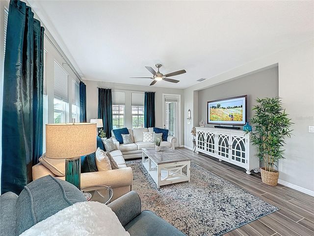 422 ALCOVE DRIVE, Groveland, FL 34736