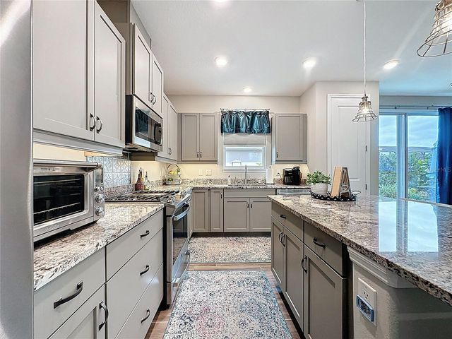 422 ALCOVE DRIVE, Groveland, FL 34736