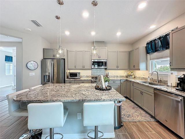 422 ALCOVE DRIVE, Groveland, FL 34736