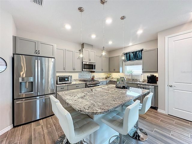 422 ALCOVE DRIVE, Groveland, FL 34736