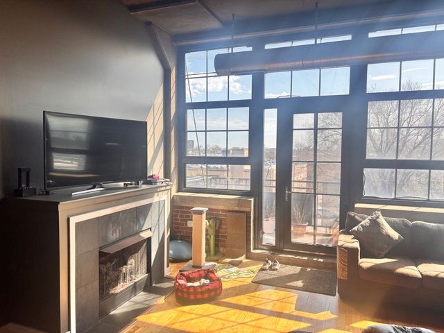 3963 W BELMONT Avenue 322, Chicago, IL 60618