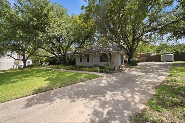 3612 Greenbriar Court, Colleyville, TX 76034