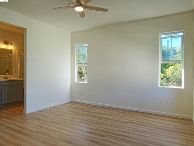 1150 Summer Ln, Richmond, CA 94806