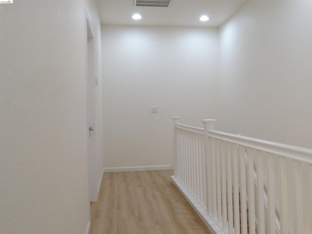 1150 Summer Ln, Richmond, CA 94806