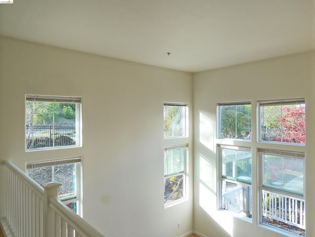 1150 Summer Ln, Richmond, CA 94806