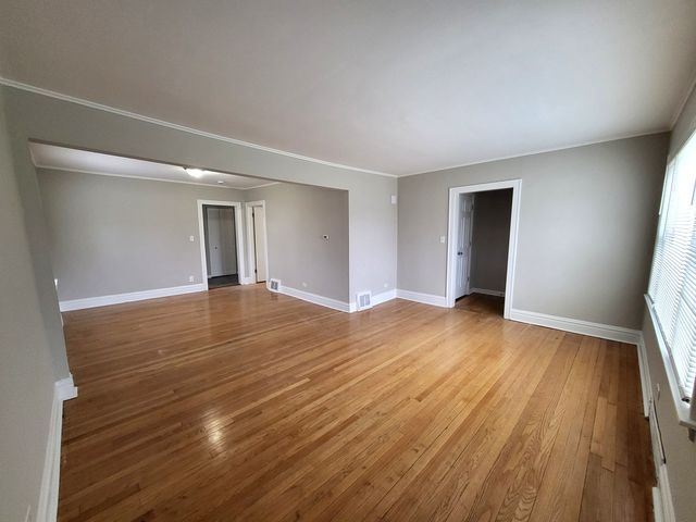 200 N 2nd Avenue, Villa Park, IL 60181