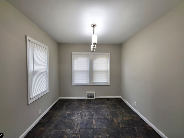 200 N 2nd Avenue, Villa Park, IL 60181