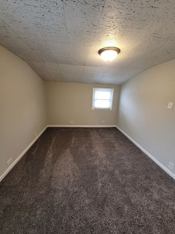 200 N 2nd Avenue, Villa Park, IL 60181