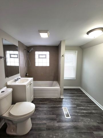 200 N 2nd Avenue, Villa Park, IL 60181