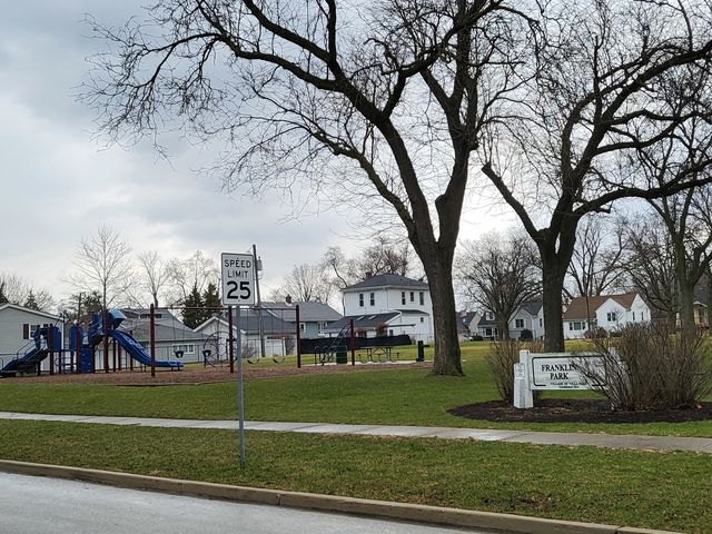 200 N 2nd Avenue, Villa Park, IL 60181