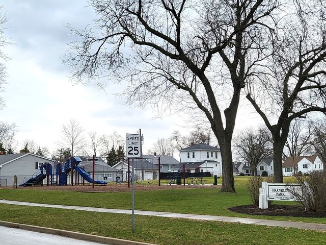 200 N 2nd Avenue, Villa Park, IL 60181