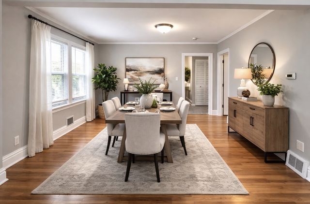 200 N 2nd Avenue, Villa Park, IL 60181