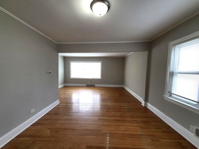 200 N 2nd Avenue, Villa Park, IL 60181