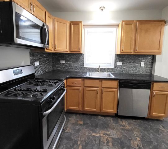 200 N 2nd Avenue, Villa Park, IL 60181