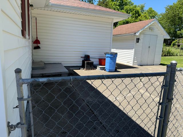 1513 E Irvine Street, Richmond, KY 40475