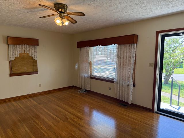 1513 E Irvine Street, Richmond, KY 40475
