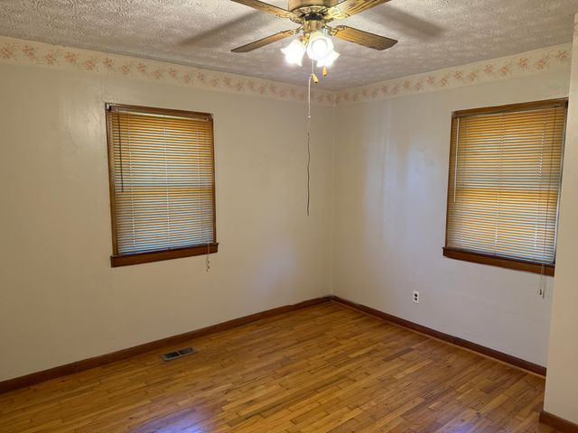 1513 E Irvine Street, Richmond, KY 40475