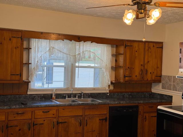1513 E Irvine Street, Richmond, KY 40475