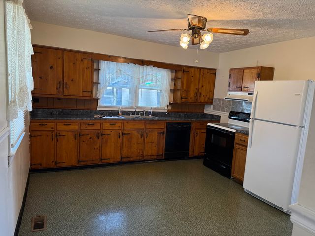 1513 E Irvine Street, Richmond, KY 40475