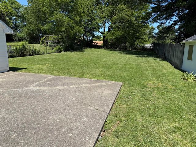 1513 E Irvine Street, Richmond, KY 40475