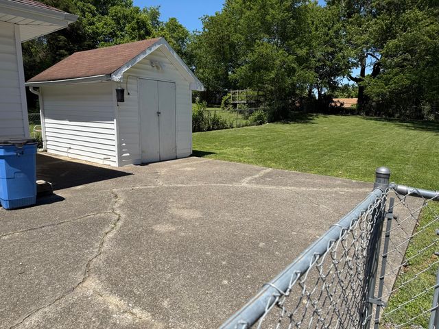 1513 E Irvine Street, Richmond, KY 40475