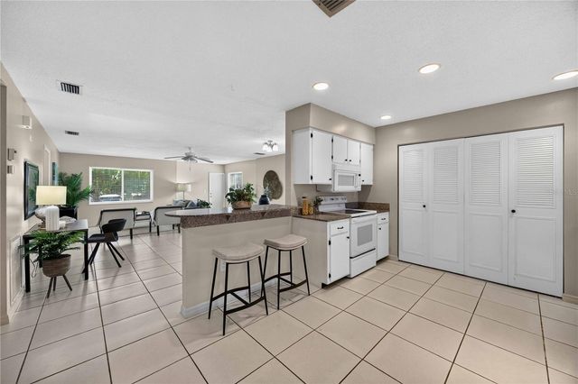 4565 TIPPECANOE TRAIL 22, Sarasota, FL 34233