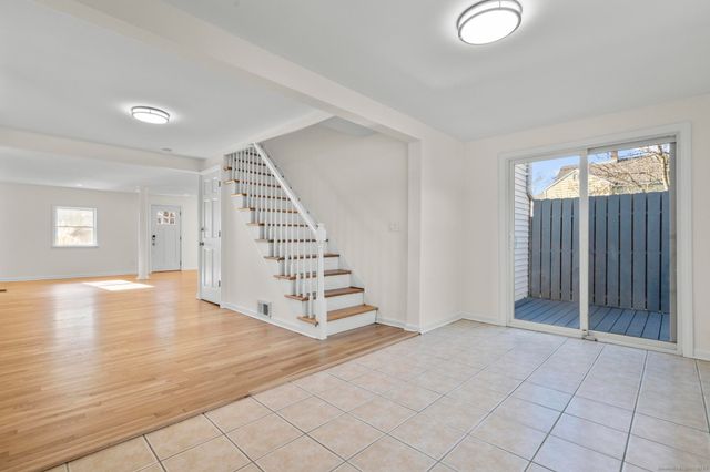 4 Bellview Road, Branford, CT 06405