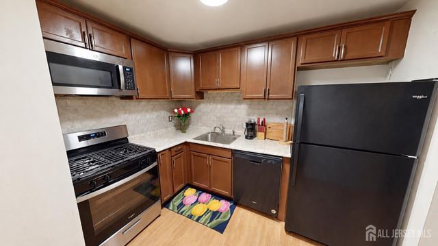 713 Cricket Lane, Woodbridge Proper, NJ 07095