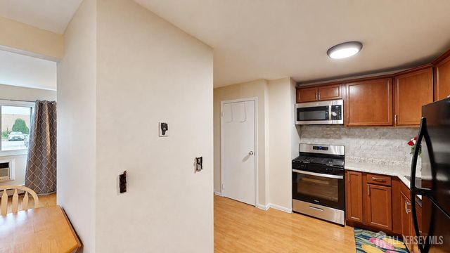713 Cricket Lane, Woodbridge Proper, NJ 07095