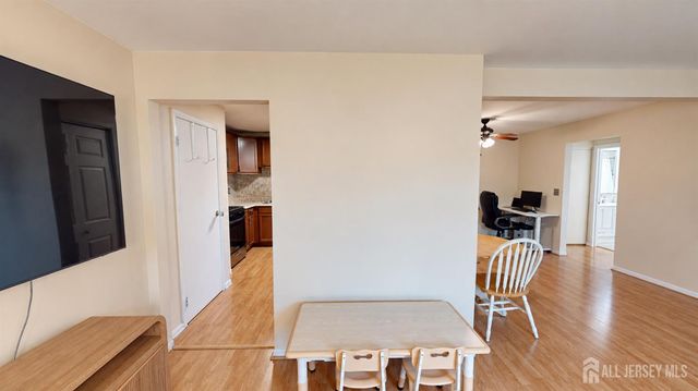 713 Cricket Lane, Woodbridge Proper, NJ 07095
