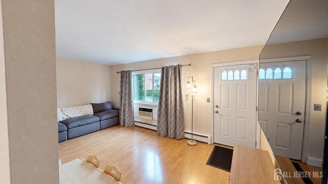 713 Cricket Lane, Woodbridge Proper, NJ 07095