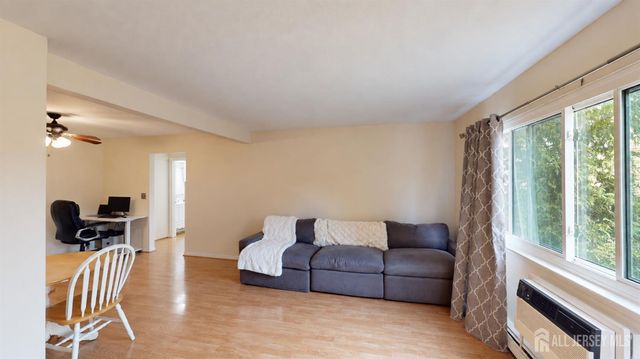 713 Cricket Lane, Woodbridge Proper, NJ 07095