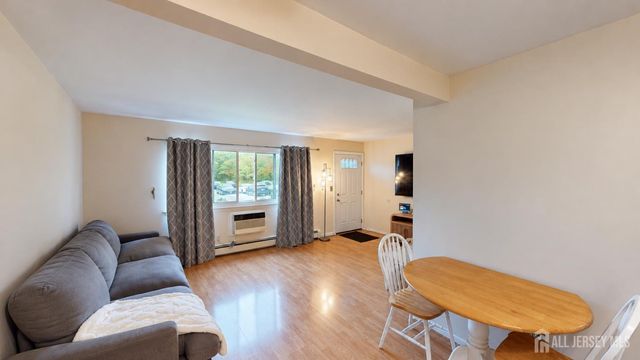 713 Cricket Lane, Woodbridge Proper, NJ 07095