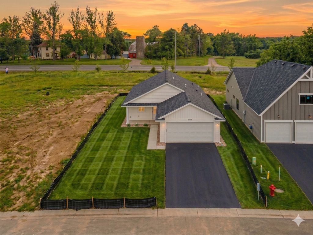 31706 Madison Road, Lindstrom, MN 55045 — exterior