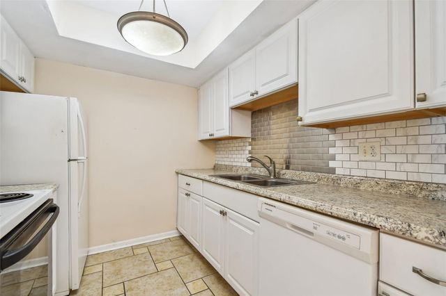 610 INDIAN ROCKS ROAD N 121, Belleair Bluffs, FL 33770