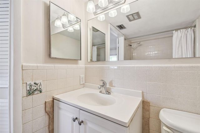 610 INDIAN ROCKS ROAD N 121, Belleair Bluffs, FL 33770