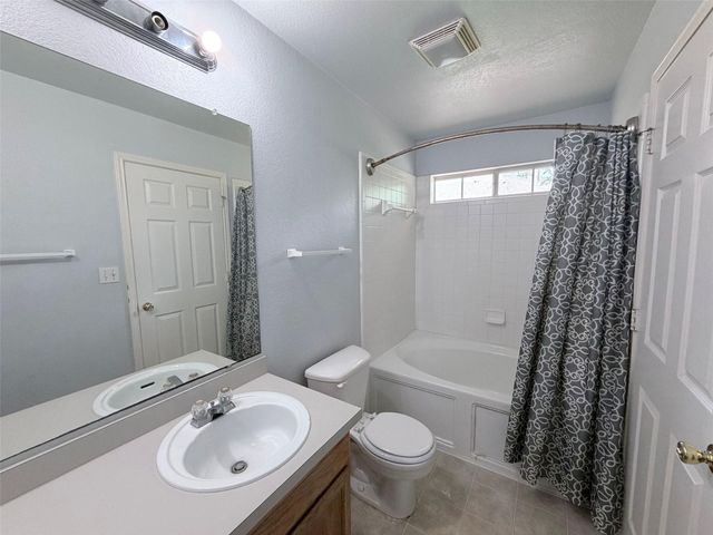 142 Nuuanu LN, Bastrop, TX 78602