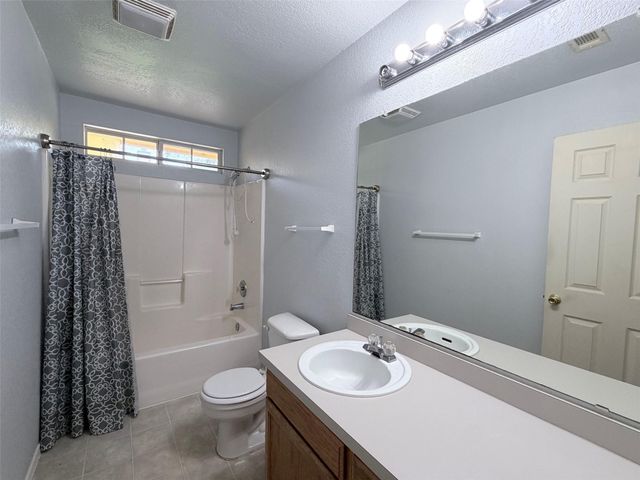 142 Nuuanu LN, Bastrop, TX 78602