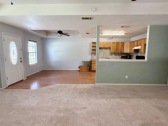 142 Nuuanu LN, Bastrop, TX 78602