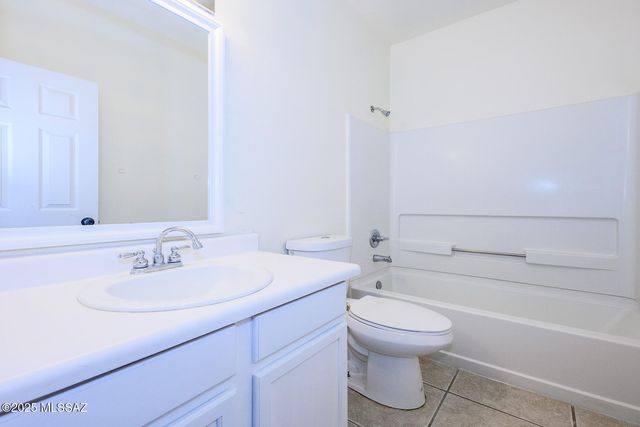 13564 E diablo creek Drive, Vail, AZ 85641